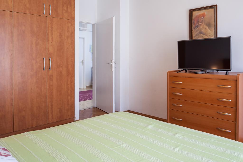 Apartment Nevia Makarska Room photo