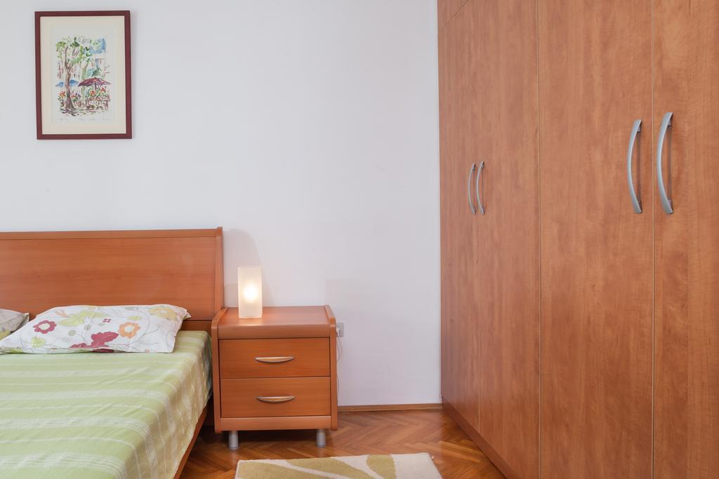 Apartment Nevia Makarska Room photo